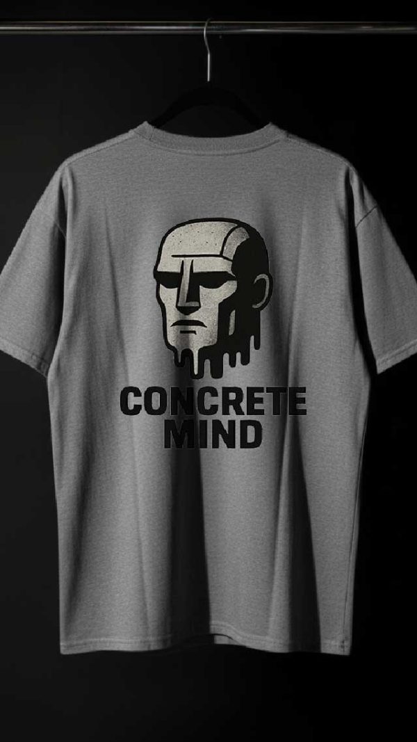 Tricou oversized gri Concrete Mind – grafică cap sculptural stil urban și text black, vedere spate.